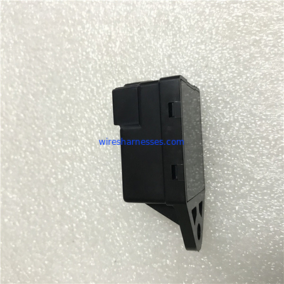 Máy Nông Nghiệp V3800 V2003 Rơ le động cơ Kubota 15694-65992